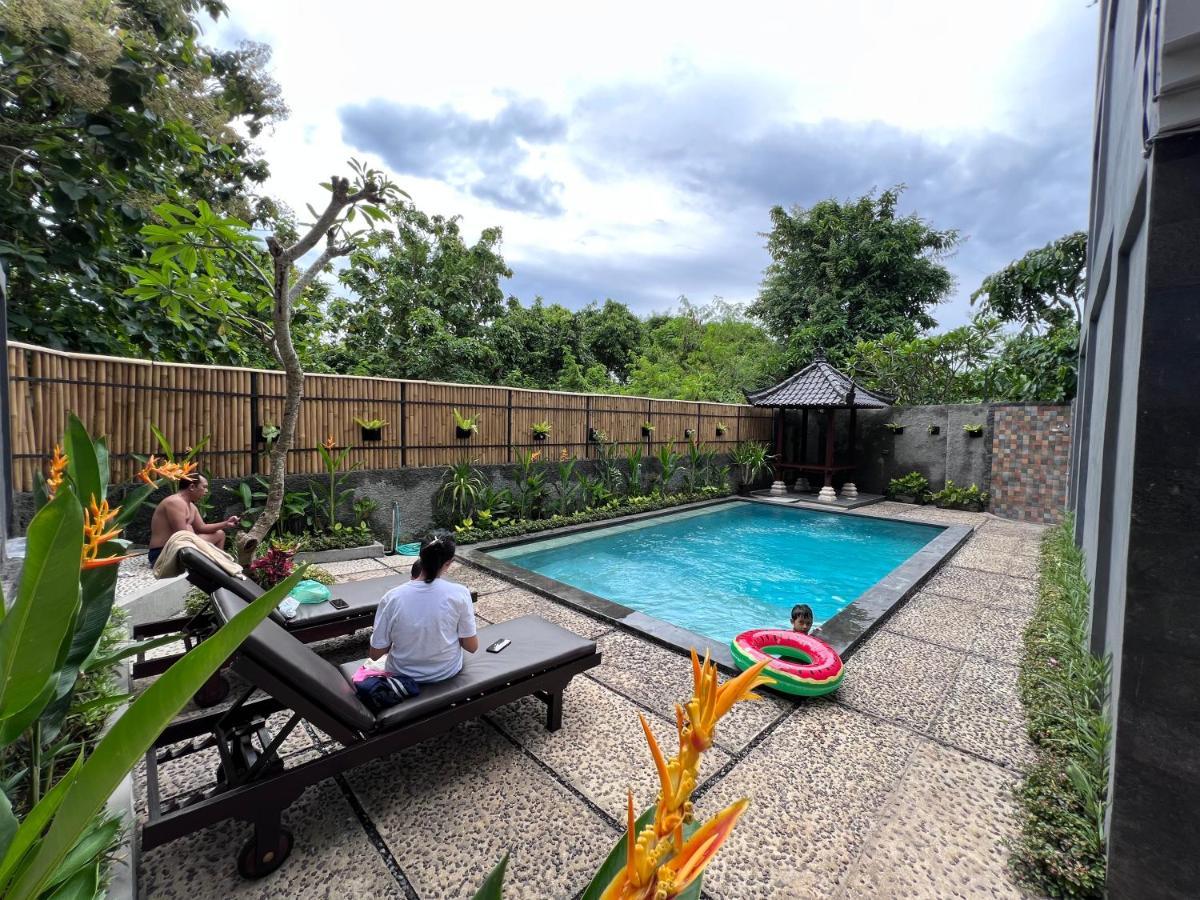Green Hill Inn Jimbaran Buitenkant foto